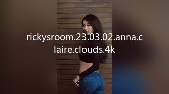 rickysroom.23.03.02.anna.claire.clouds.4k