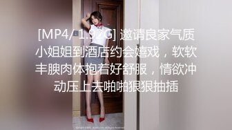 极品反差婊 约艹极品双马尾学生妹，校服诱惑，肥美嫩鲍，无套插入，狂艹不止爽翻天呀