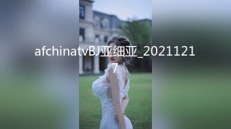 【新片速遞】 上海超级粉嫩主播❤️【蜜桃胸模】约过的多说好~可以带闺蜜一起玩双飞，奶大夹鸡巴超爽❤️可以口爆车震~约起来狼友们！[1.06G/MP4/01:34:56]