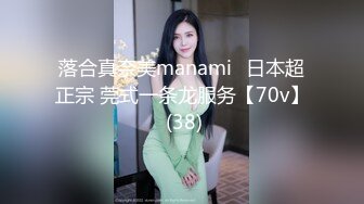 偷拍逛商场的牛仔裙美女