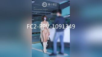 两个小伙子约个大妈到野外小溪流玩3p