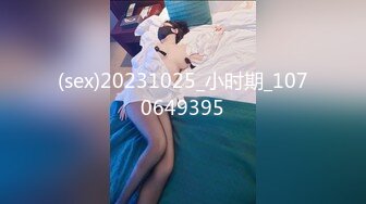 猛男网约马尾辫良家小少妇和好友一起3P，前面插嘴后面扣穴，掰开小穴特写，洞洞清晰可见，大屁股上位骑乘猛坐