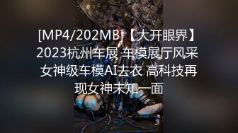 巨乳网红万听小姐姐，裸舞专辑秀，一曲舞给秀出特色，两只超丰满奶子 摇晃有节奏！