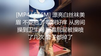 水滴偷拍没穿衣服的小媳妇突然发现家里的摄像头被人偷开了